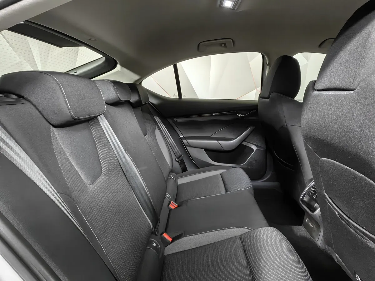 Skoda Octavia 1.4 AT FWD (150 л.с.) Белый в АВИЛОН. Слайд №16