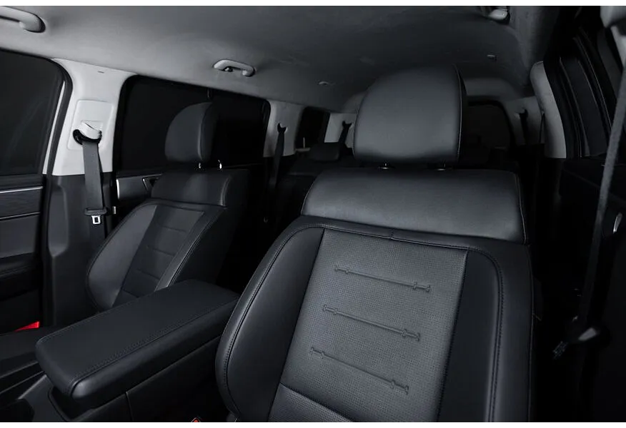 Hyundai Santa Fe 2.0 AT 4WD 7 seats (247 л.с.) Connoisseur Ultra Белый в АВИЛОН. Слайд №7