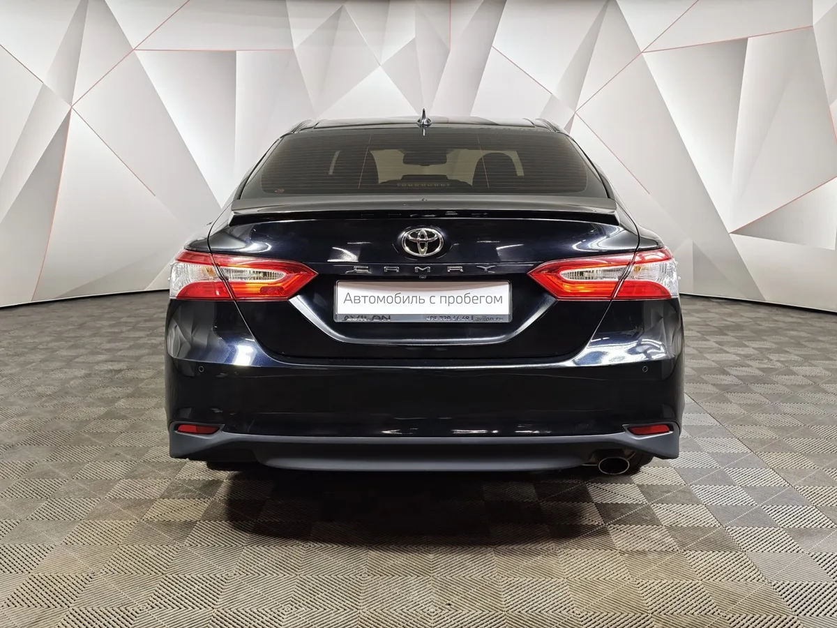 Toyota Camry 2.5 AT (181 л.с.) Черный в АВИЛОН. Слайд №8