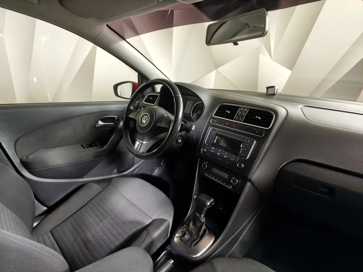 Volkswagen Polo 1.4 DSG (85 л.с.) Comfortline Красный в АВИЛОН. Слайд №13