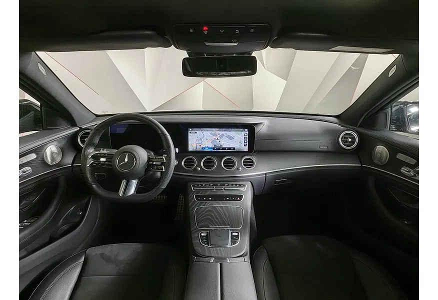 Mercedes-Benz E-Класс E 300 d 4MATIC 9G-TRONIC (249 л.с.) Sport Plus Черный в АВИЛОН. Слайд №14