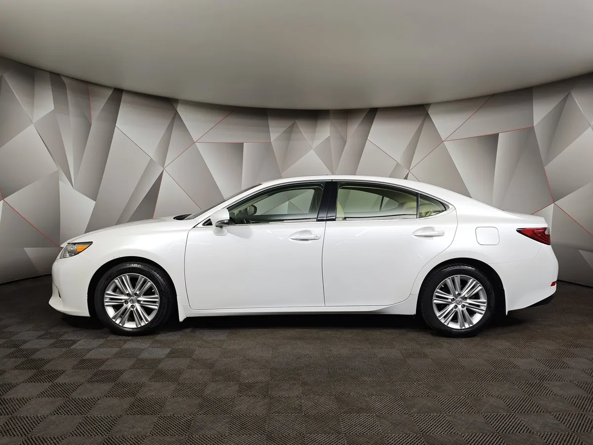 Lexus ES 250 AT (184 л.с.) Comfort Белый в АВИЛОН. Слайд №5