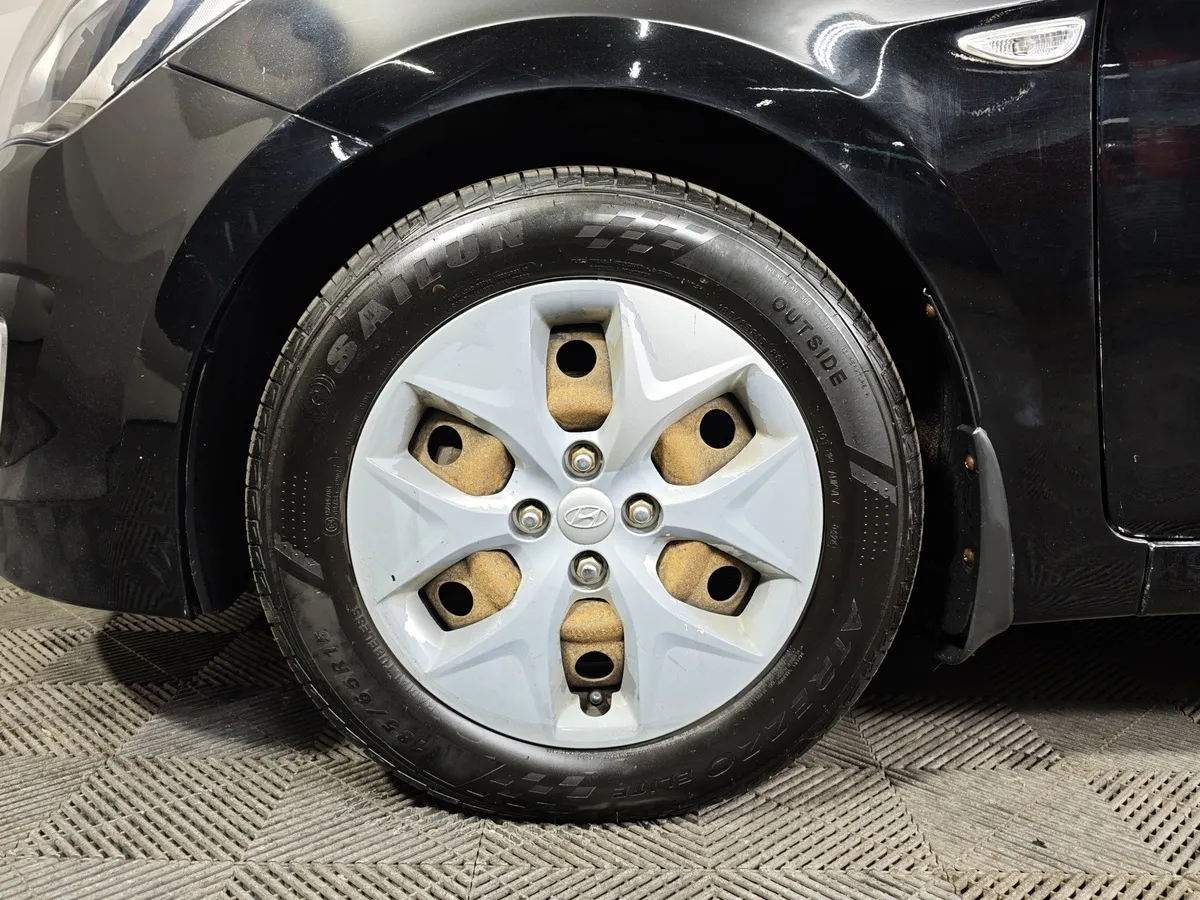 Hyundai Solaris 1.6 AT (123 л.с.) Comfort Черный в АВИЛОН. Слайд №9