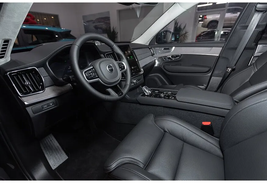 Volvo XC90 2.0 T8 plug-inhybrid AT AWD (7 мест) (455 л.с.) Ultra Bright Синий в АВИЛОН. Слайд №6