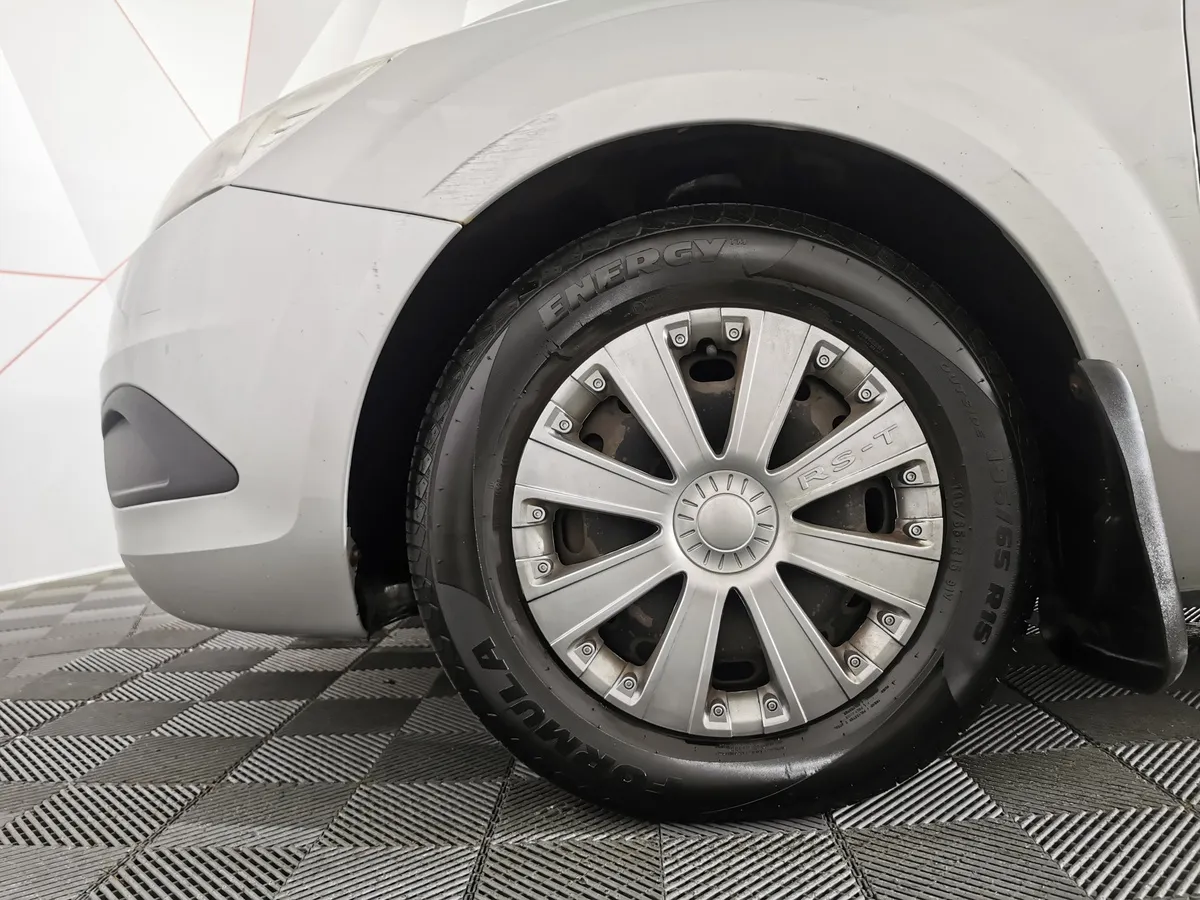 Ford Focus 1.6 AT (101 л.с.) Trend Серебристый в АВИЛОН. Слайд №9