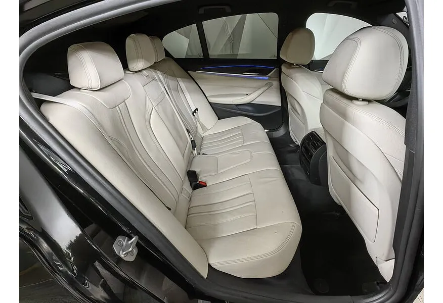 BMW 5 серия 520d xDrive Steptronic (190 л.с.) Base (Локальная сборка) Черный в АВИЛОН. Слайд №14