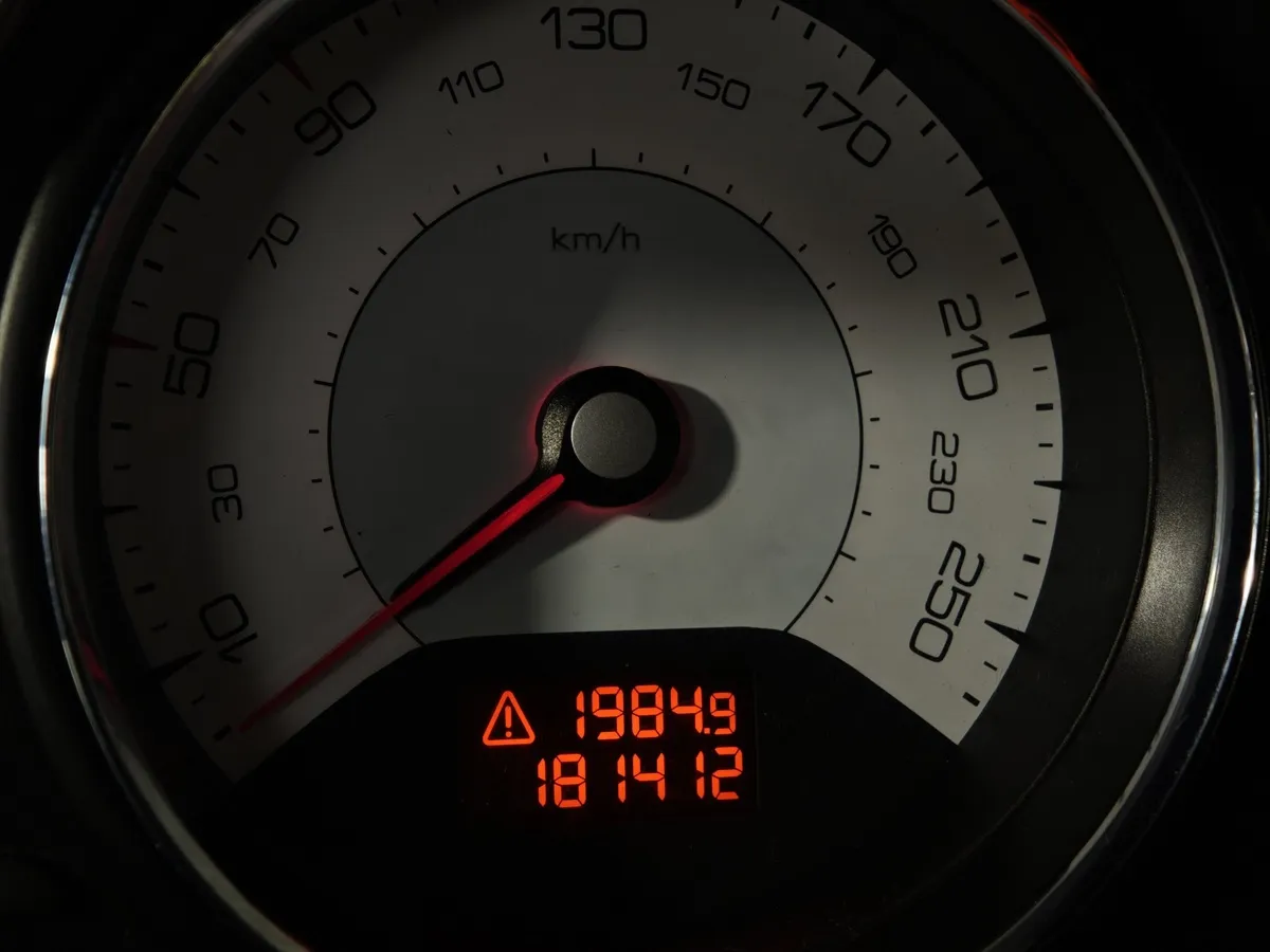 Peugeot 308 1.6 VTi AT (120 л.с.) Белый в АВИЛОН. Слайд №17