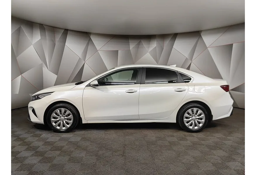 Kia Cerato 2.0 MPI AT (150 л.с.) Luxe Белый в АВИЛОН. Слайд №5