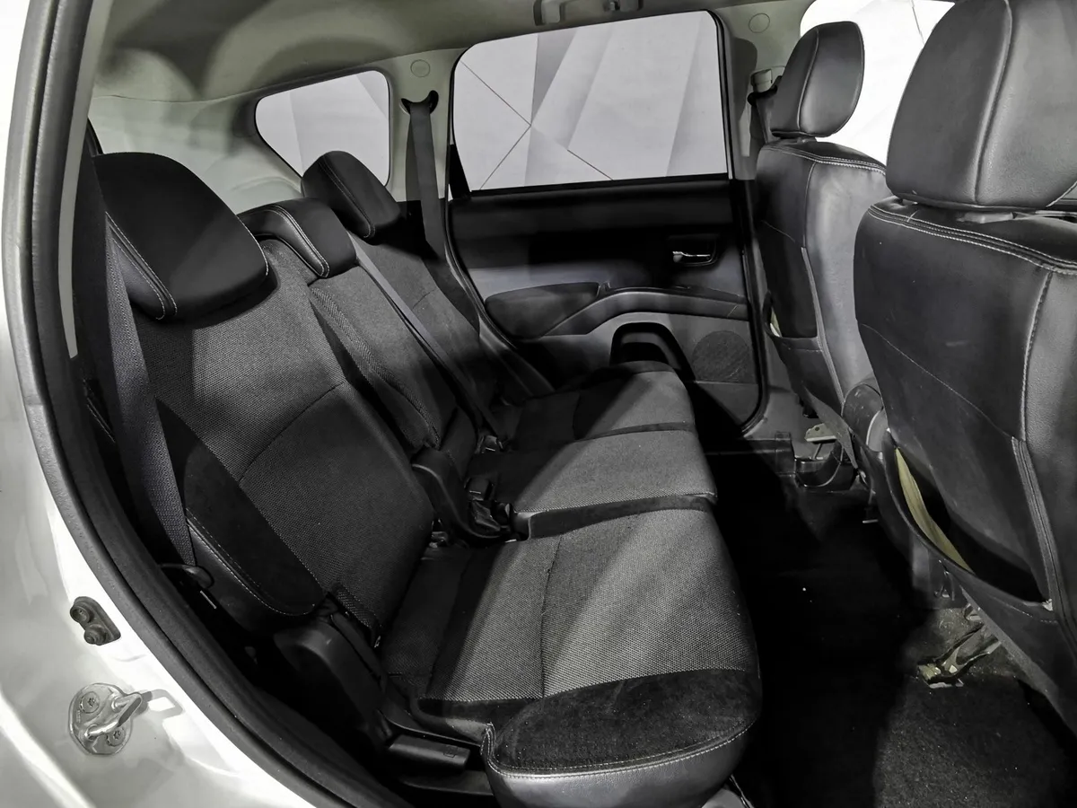 Citroen C-Crosser 2.4 CVT 4WD (170 л.с.) Белый в АВИЛОН. Слайд №14