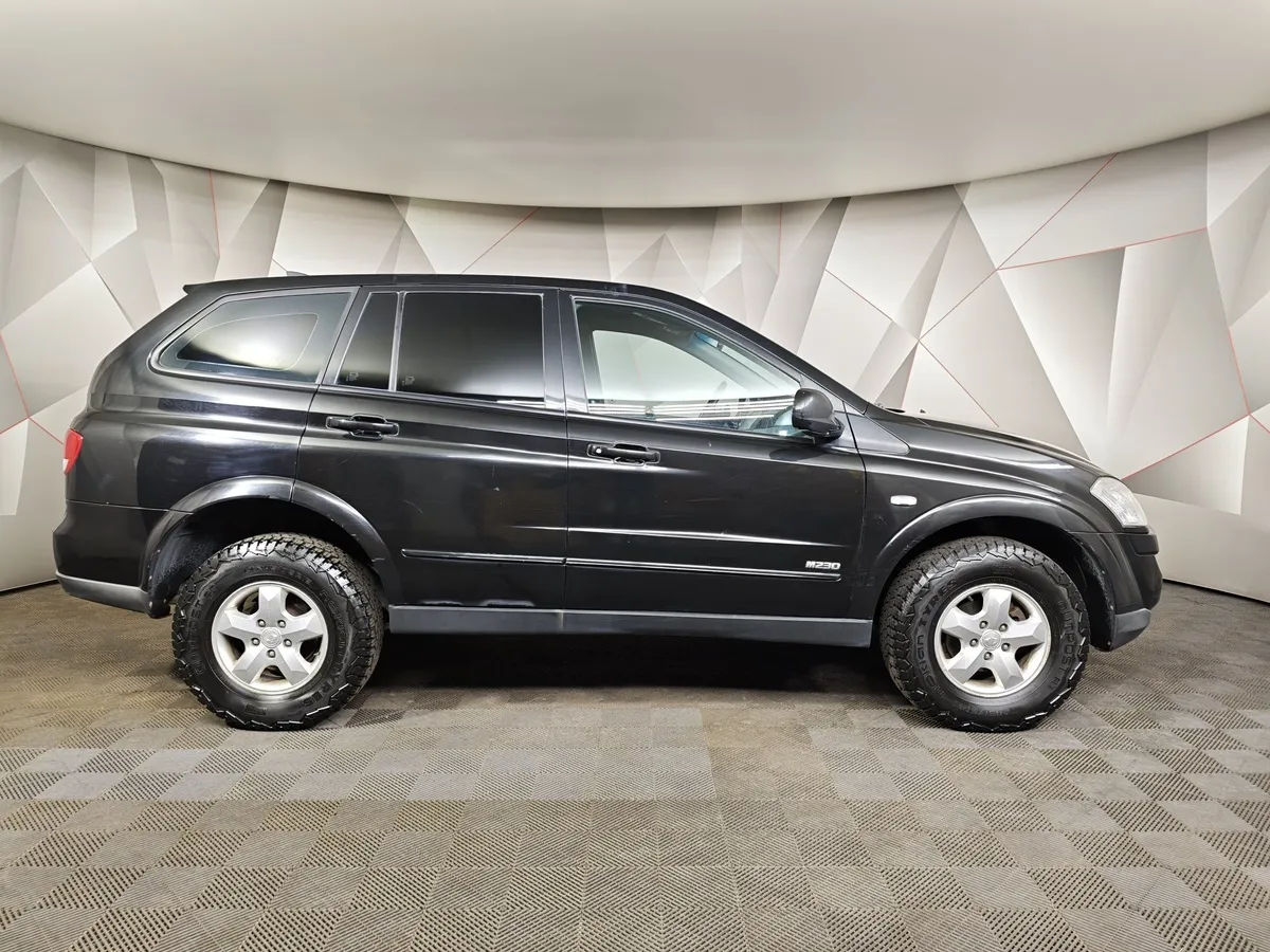 SsangYong Kyron 2.3 MT 4WD (150 л.с.) Черный в АВИЛОН. Слайд №6