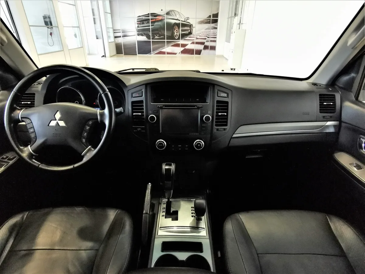Mitsubishi Pajero 3.0 AT AWD (178 л.с.) Белый в АВИЛОН. Слайд №13