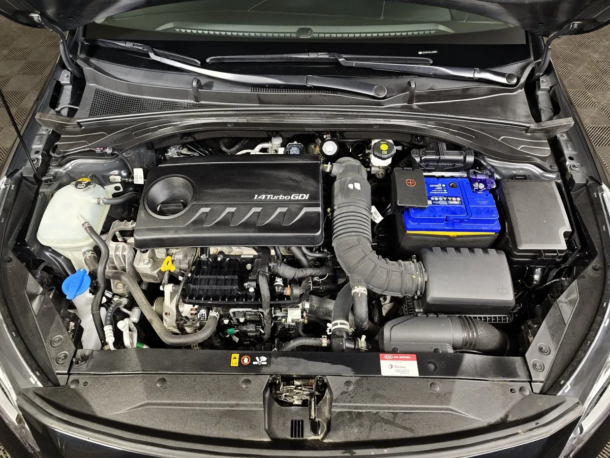Kia Ceed 1.4 T-GDI AMT (140 л.с.) Comfort Черный в АВИЛОН. Слайд №11