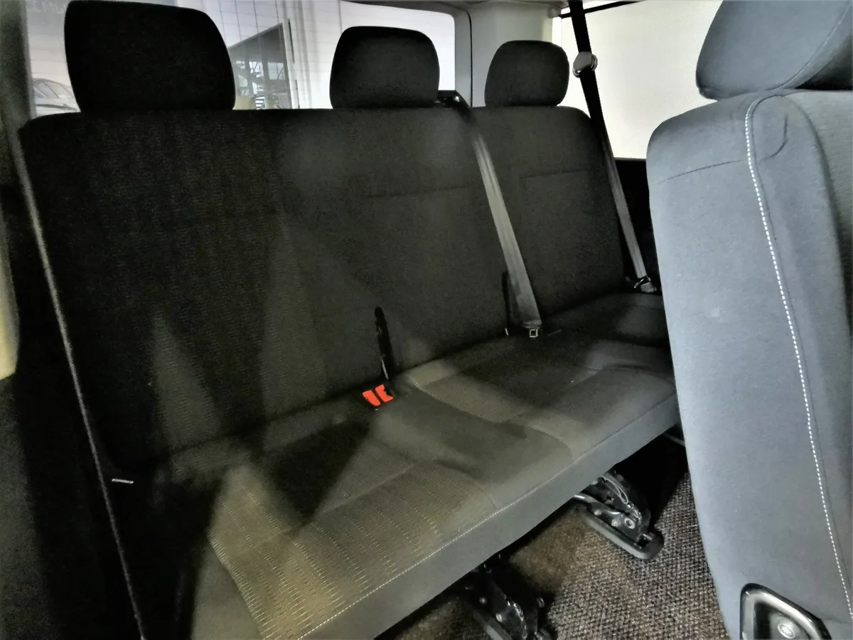 Volkswagen Caravelle 2.0 TDI MT L1 (140 л.с.) Comfortline Коричневый в АВИЛОН. Слайд №20