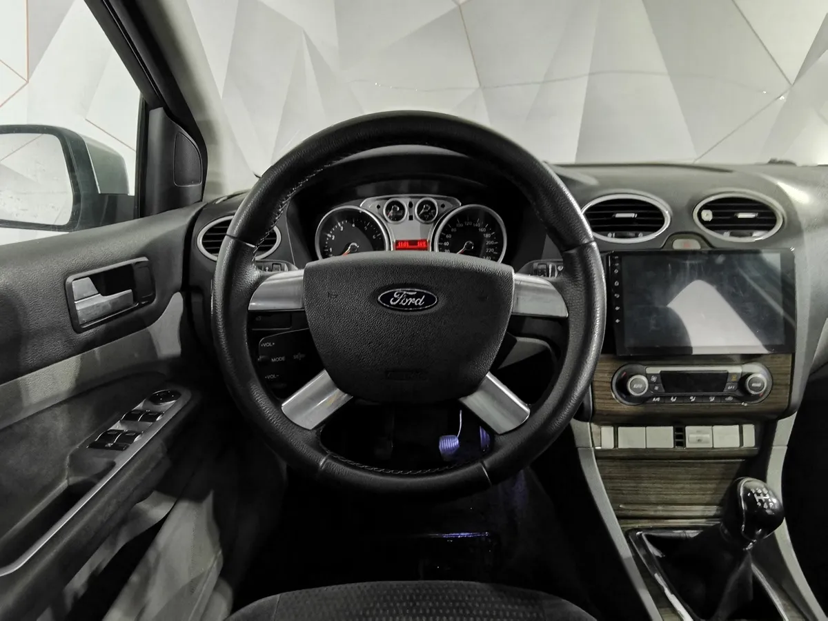 Ford Focus 1.8 MT (125 л.с.) Ghia Серебристый в АВИЛОН. Слайд №20