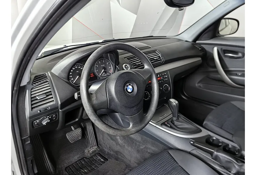 BMW 1 серия 118i AT (136 л.с.) Белый в АВИЛОН. Слайд №12