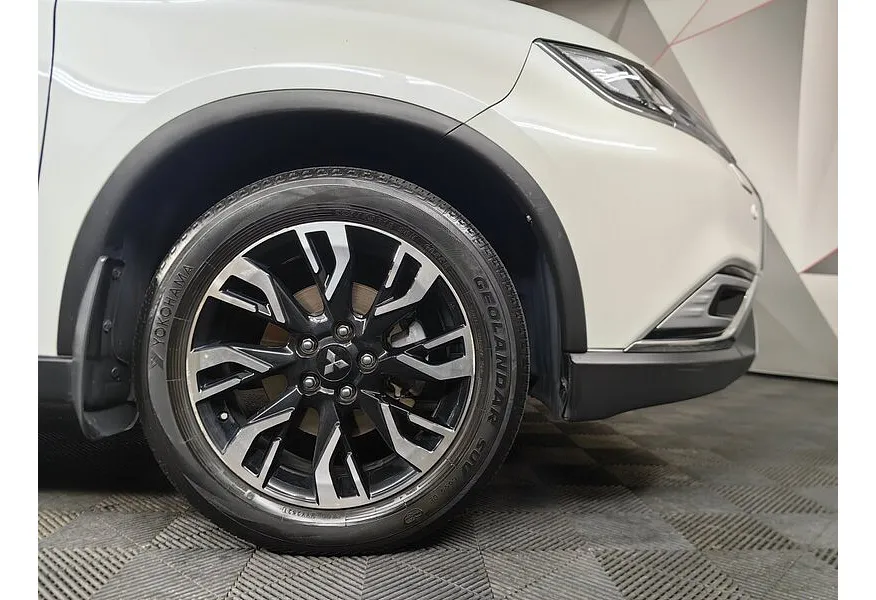 LIVE. Слайд №16