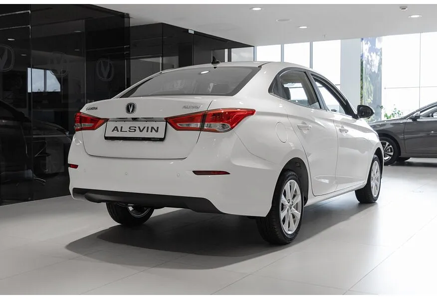Changan Alsvin 1.5 DSG 2WD (107 л.с.) Luxe Белый в АВИЛОН. Слайд №5