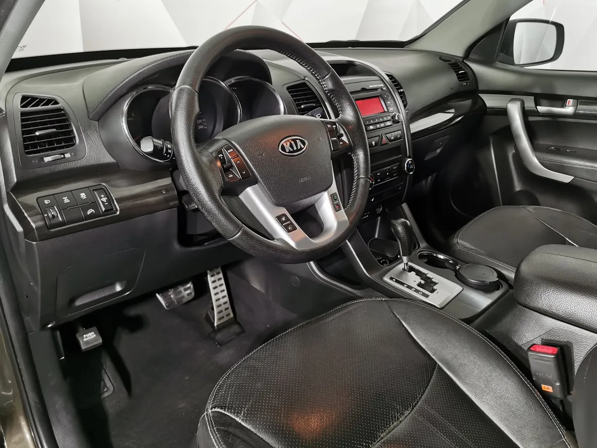 Kia Sorento 2.4 AT 4WD (175 л.с.) Comfort Коричневый в АВИЛОН. Слайд №18