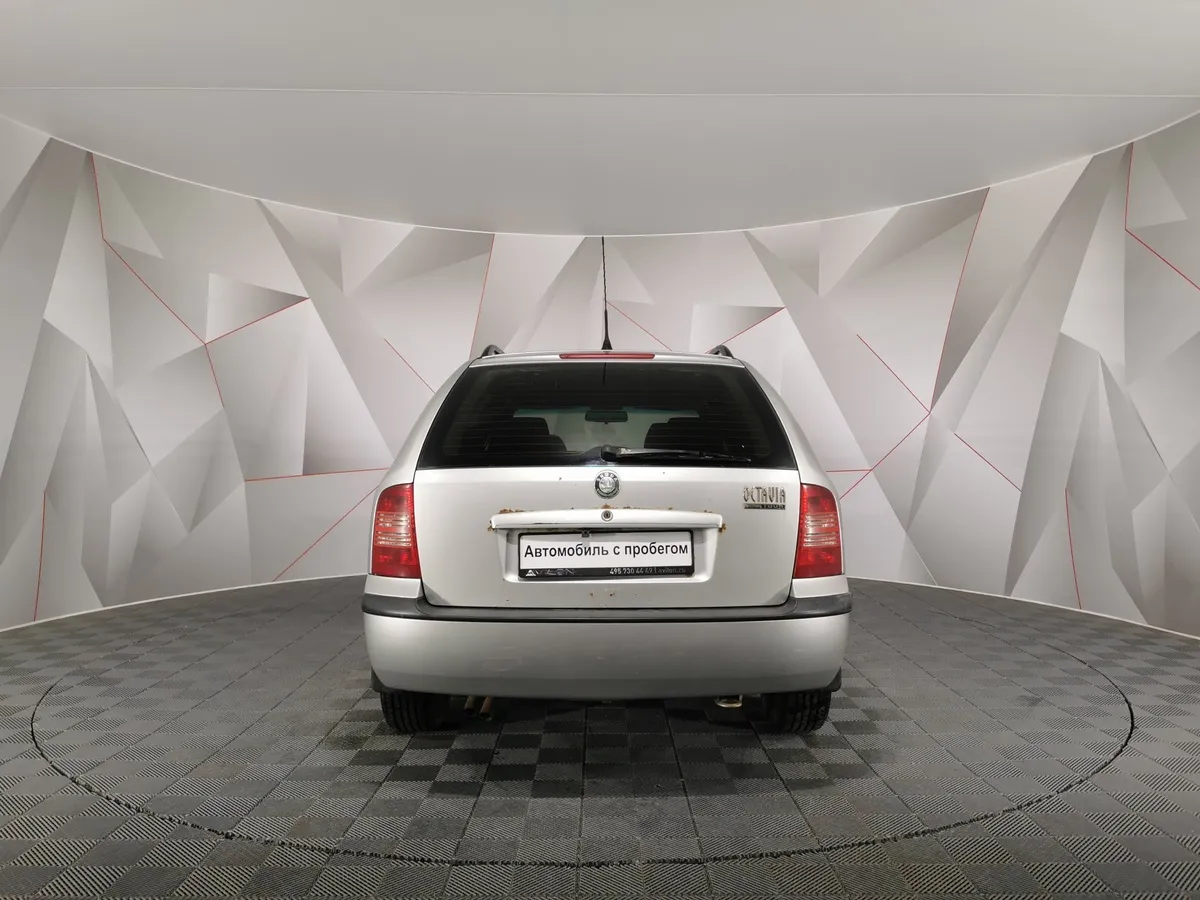 Skoda Octavia 1.6 MT (102 л.с.) Серебристый в АВИЛОН. Слайд №8