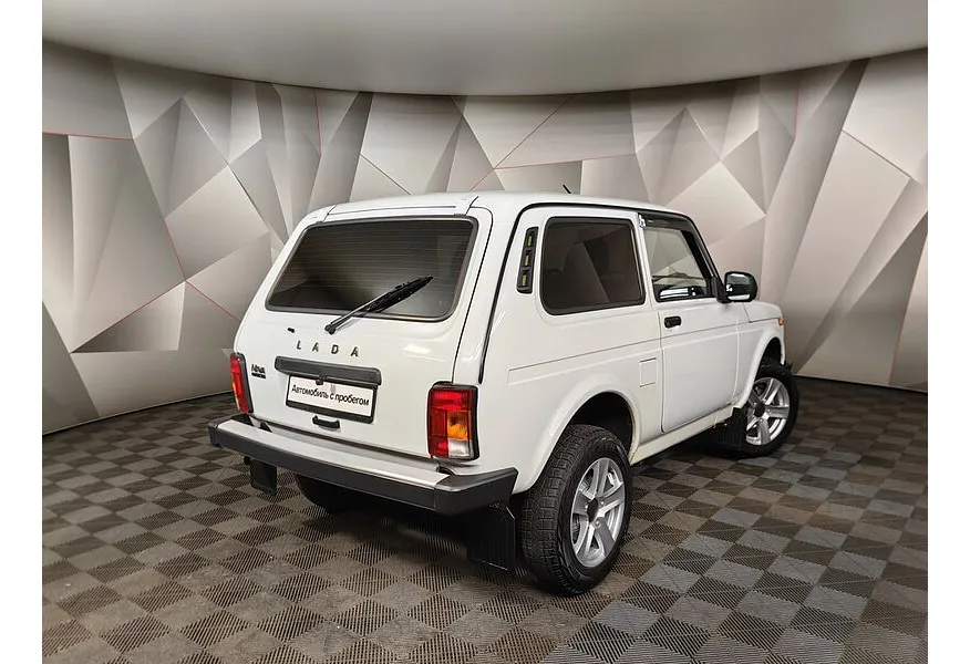 ВАЗ (Lada) 4x4 1.7 MT 8 кл. (Евро-4) (83 л.с.) Белый в АВИЛОН. Слайд №7