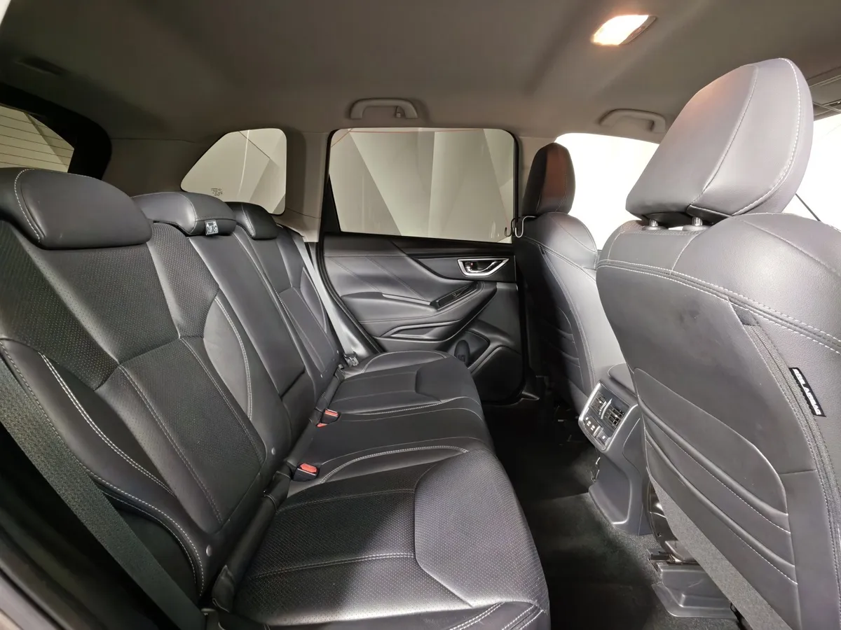 Subaru Forester 2.5 CTV AWD (185 л.с.) Бежевый в АВИЛОН. Слайд №16