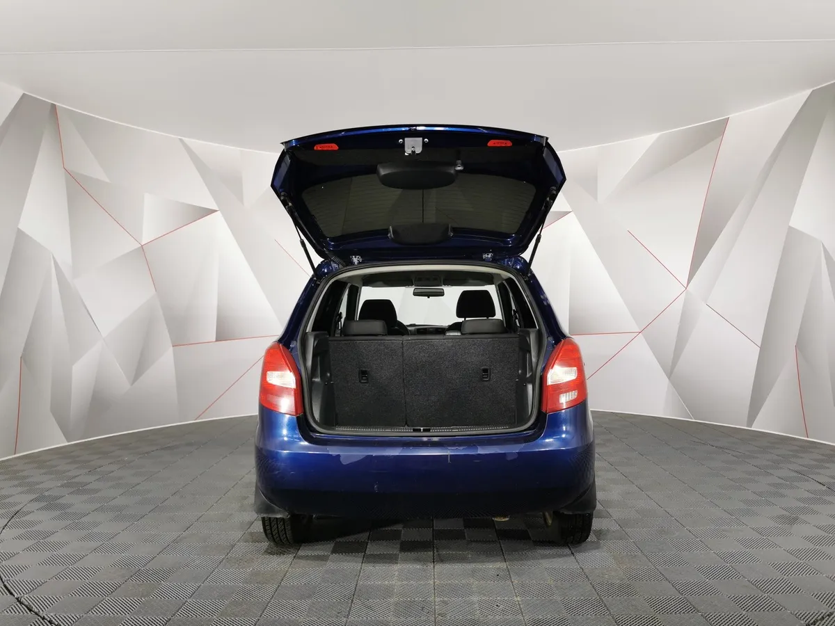 Skoda Fabia 1.2 MT (70 л.с.) Синий в АВИЛОН. Слайд №10