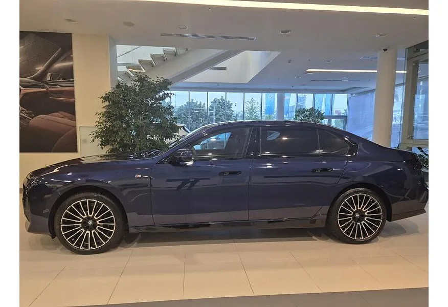 АВИЛОН - BMW 7 серия 740d xDrive Steptronic (286 л.с.) Синий - slide 1