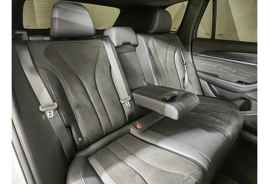 Geely Monjaro 2.0T 8AT 4WD (238 л.с.) Flagship Белый в АВИЛОН. Слайд №17