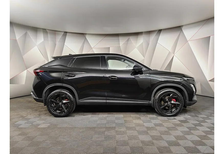 Omoda C5 1.6T DCT 4WD (150 л.с.) Supreme Черный в АВИЛОН. Слайд №6