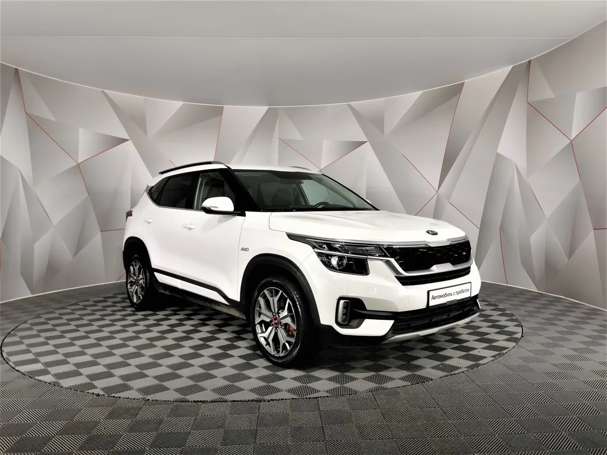 Kia Seltos 2.0 MPI 4WD IVT (149 л.с.) Luxe Белый в АВИЛОН. Слайд №3