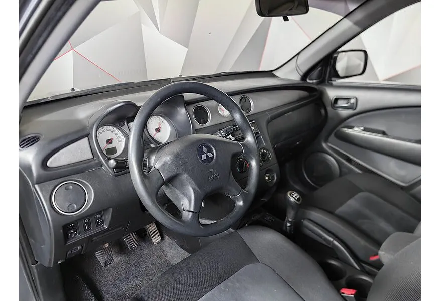 Mitsubishi Outlander 2.0 CVT (146 л.с.) Серый в АВИЛОН. Слайд №17