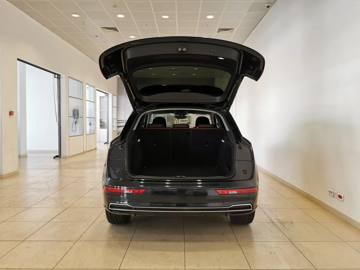Audi Q5 2.0 TFSI S tronic quattro (249 л.с.) Sport Синий в АВИЛОН. Слайд №11