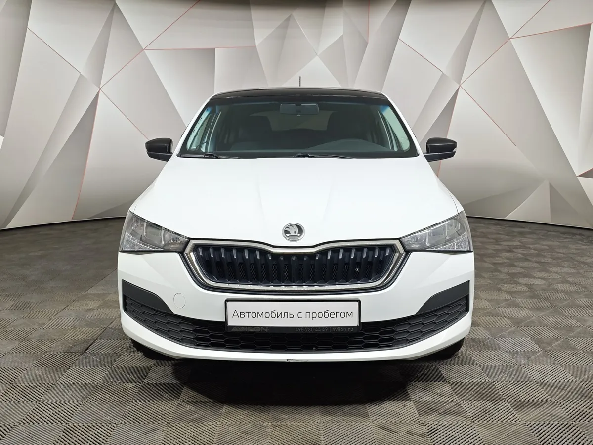 Skoda Rapid 1.6 MT (90 л.с.) Белый в АВИЛОН. Слайд №7