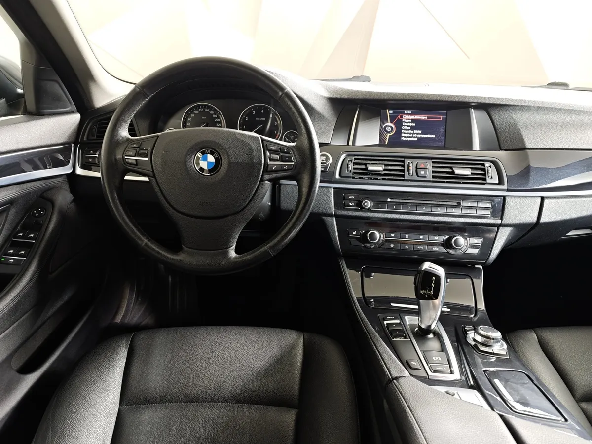 BMW 5 серия 520i AT (184 л.с.) Серый в АВИЛОН. Слайд №14