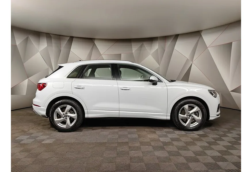 Audi Q3 2.0 TFSI S-tronic quattro (180 л.с.) Design Белый в АВИЛОН. Слайд №6