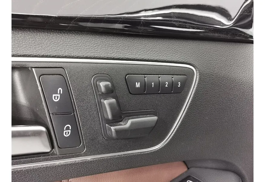 Mercedes-Benz E-Класс E 300 BlueEfficiency 7G-Tronic Plus (249 л.с.) Черный в АВИЛОН. Слайд №20