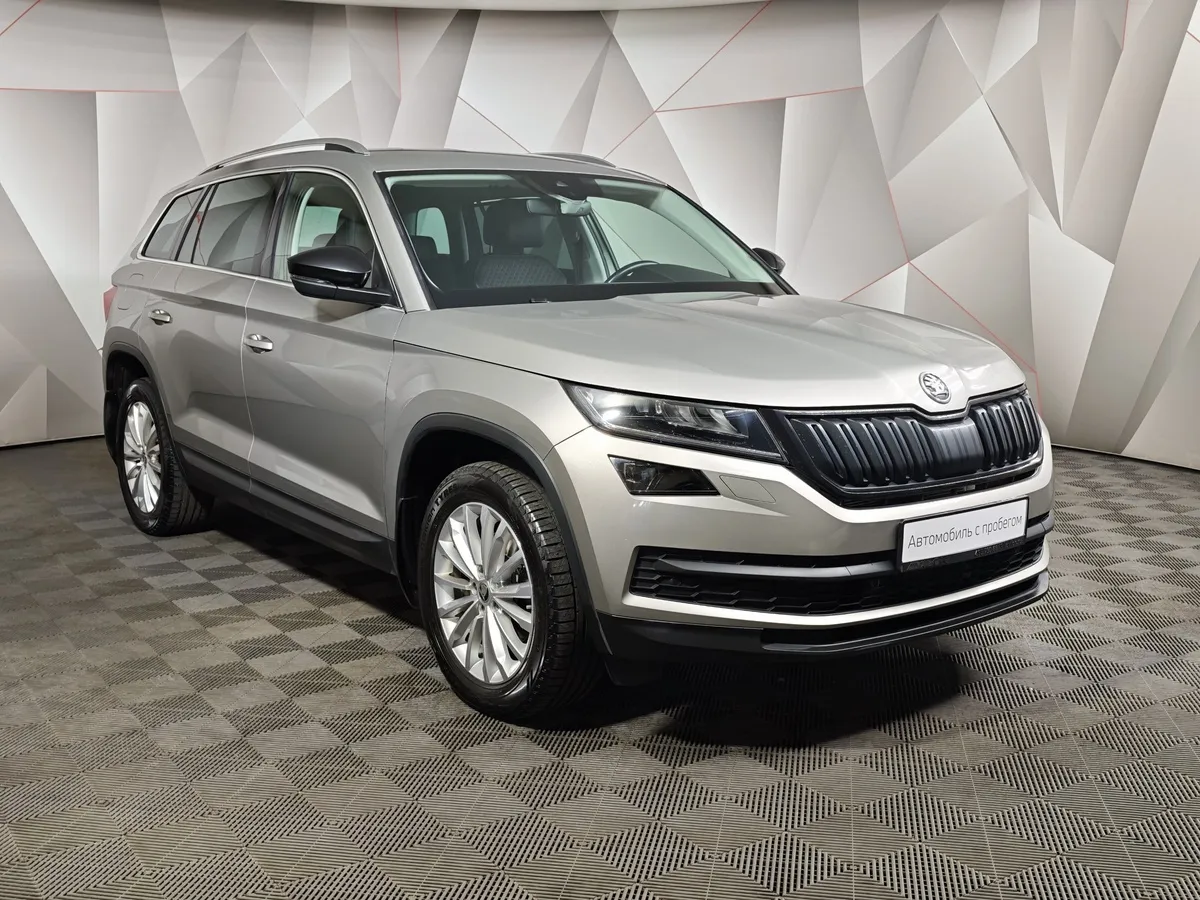 Skoda Kodiaq 2.0 TDI DSG 4X4 (150 л.с.) Бежевый в АВИЛОН. Слайд №3