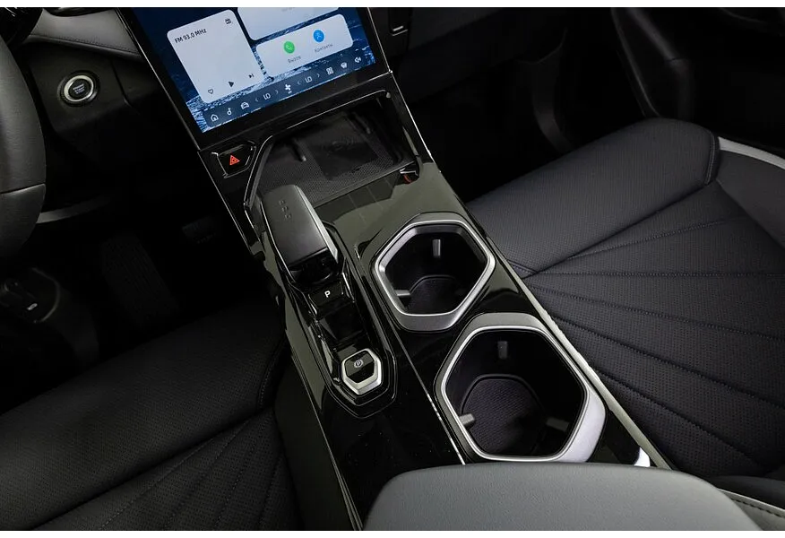 Geely Atlas 2.0T AT 4WD (200 л.с.) Flagship Серебристый в АВИЛОН. Слайд №12