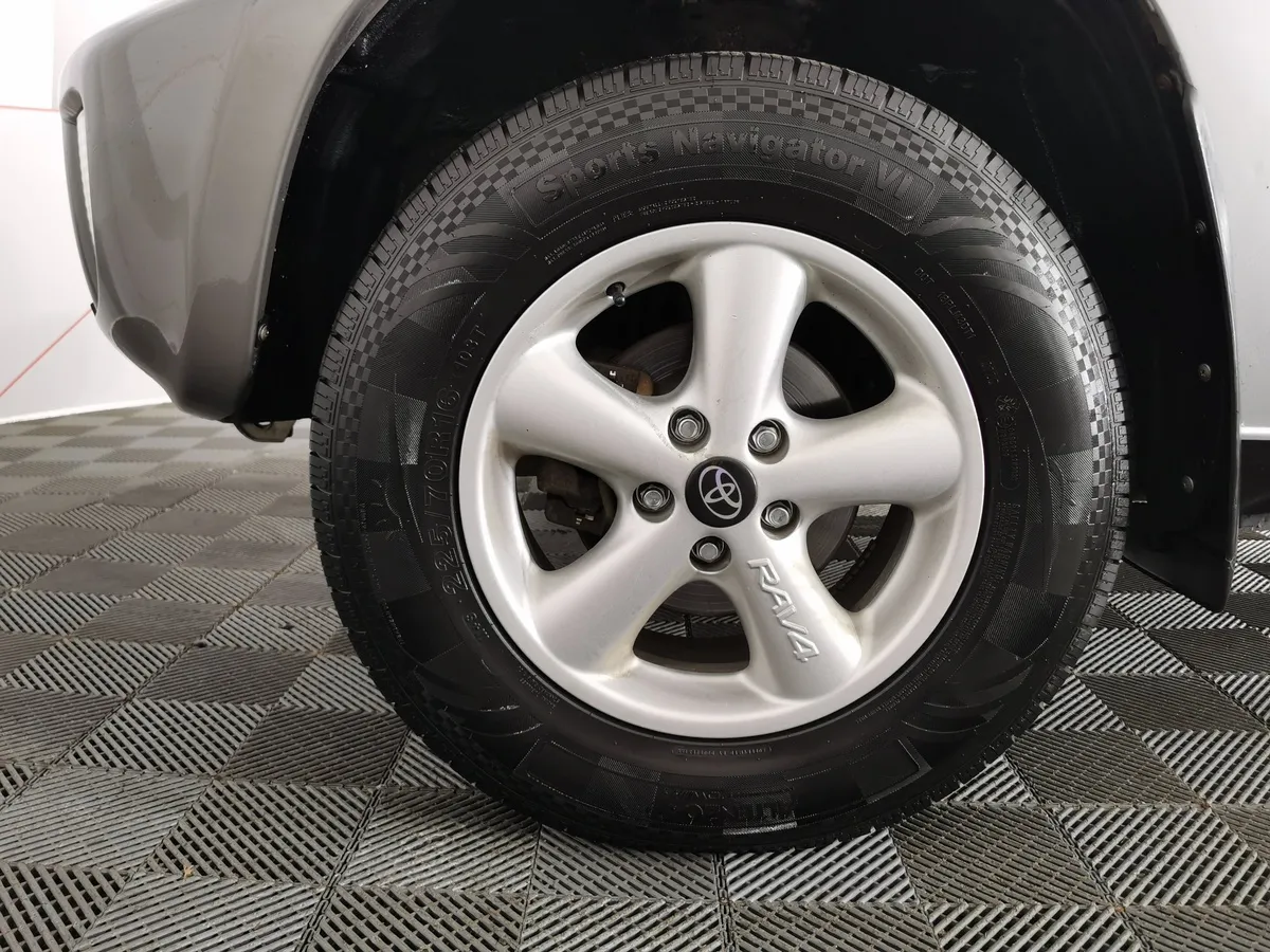 Toyota RAV4 2.0 AT AWD (150 л.с.) Серебристый в АВИЛОН. Слайд №9