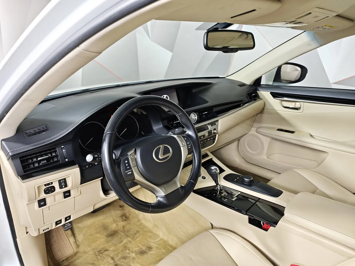 Lexus ES 250 AT (184 л.с.) Comfort Белый в АВИЛОН. Слайд №18