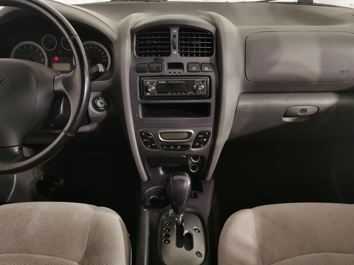 Hyundai Santa Fe 2.7 AT (173 л.с.) Черный в АВИЛОН. Слайд №13