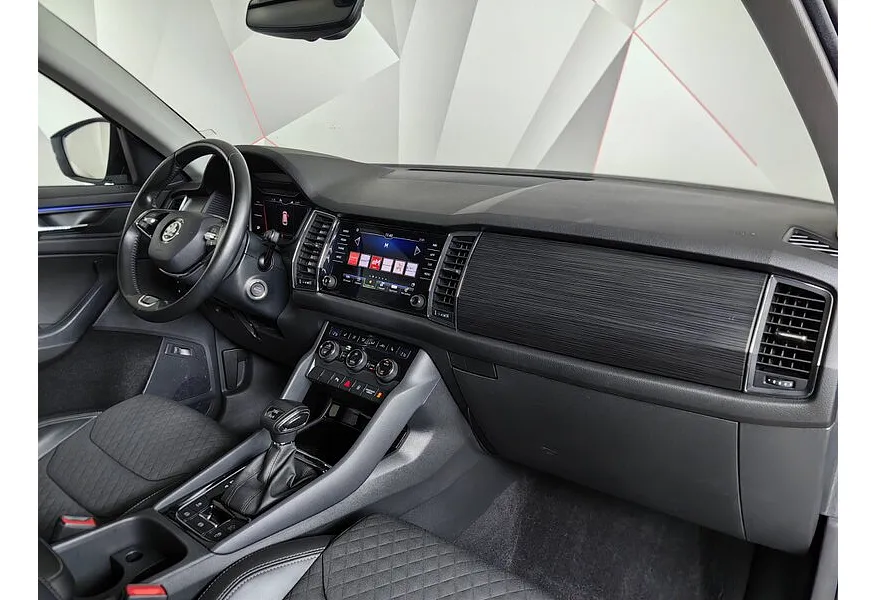 Skoda Kodiaq 2.0 TSI DSG 4X4 (180 л.с.) Черный в АВИЛОН. Слайд №13