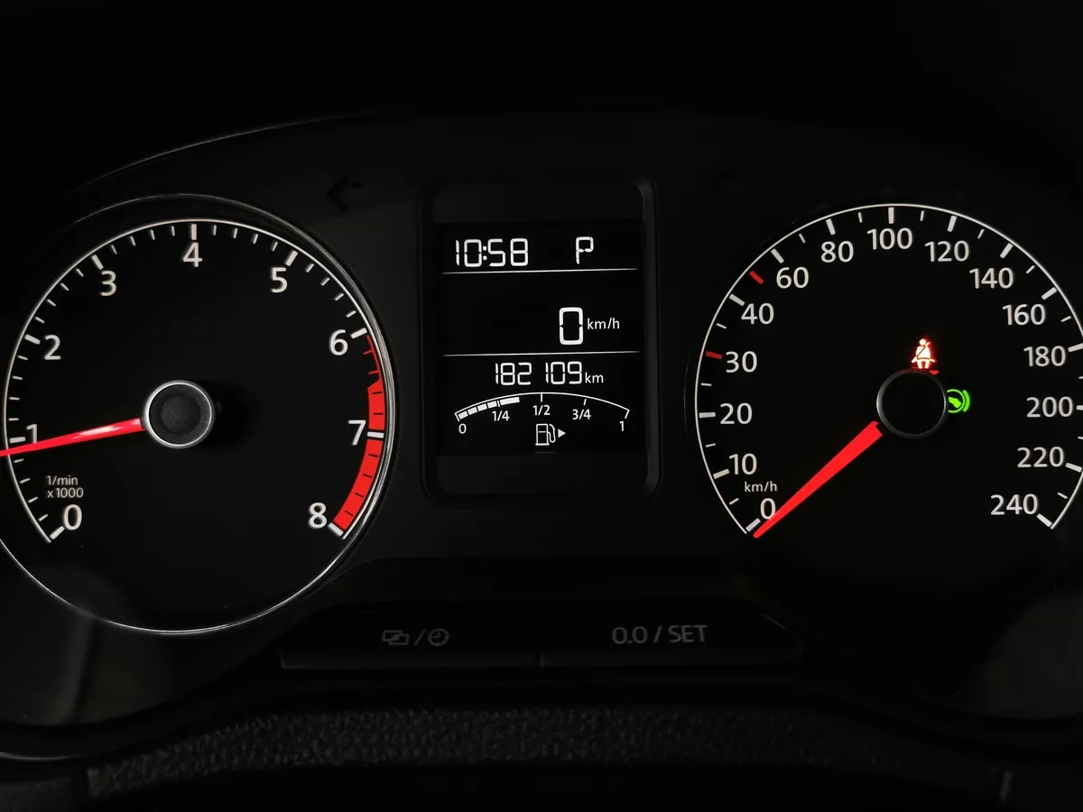 Volkswagen Polo 1.6 MPI AT (110 л.с.) Highline Коричневый в АВИЛОН. Слайд №16