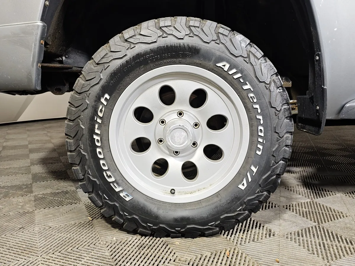 Nissan Patrol 3.0 Di AT (160 л.с.) Серый в АВИЛОН. Слайд №9