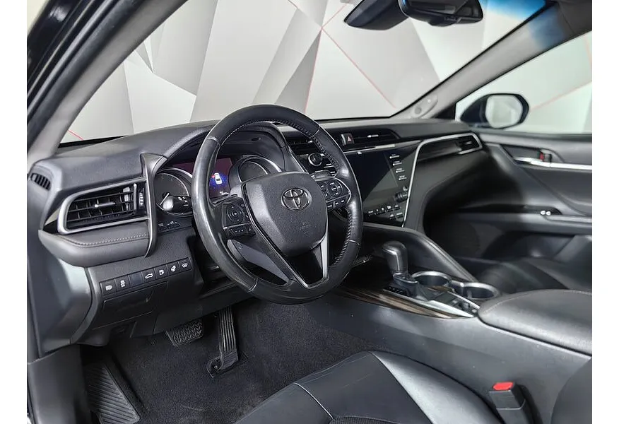 Toyota Camry 2.5 AT (181 л.с.) Черный в АВИЛОН. Слайд №11