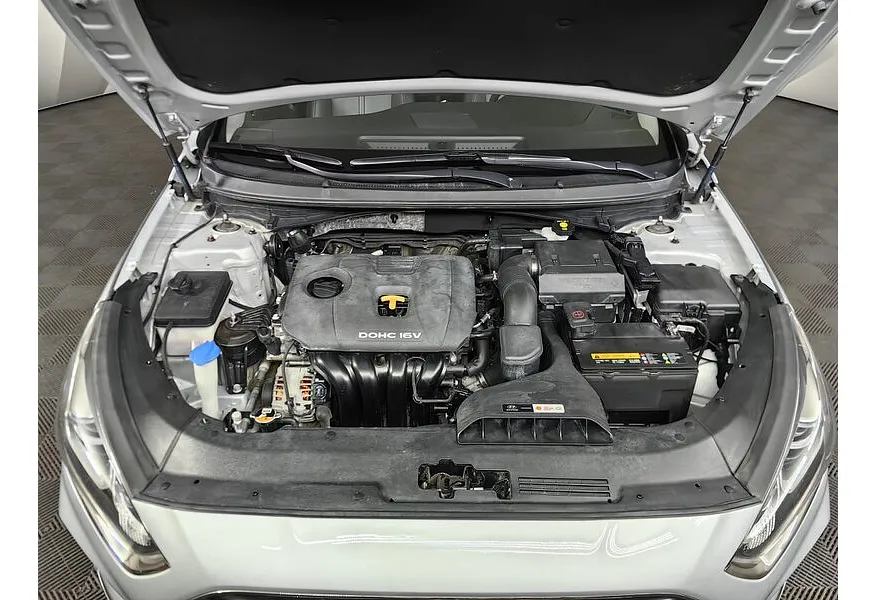 Hyundai Sonata 2.0 AT (150 л.с.) Style Серебристый в АВИЛОН. Слайд №11 Hyundai Sonata 2.0 AT (150 л.с.) Style Серебристый в АВИЛОН. Слайд №11