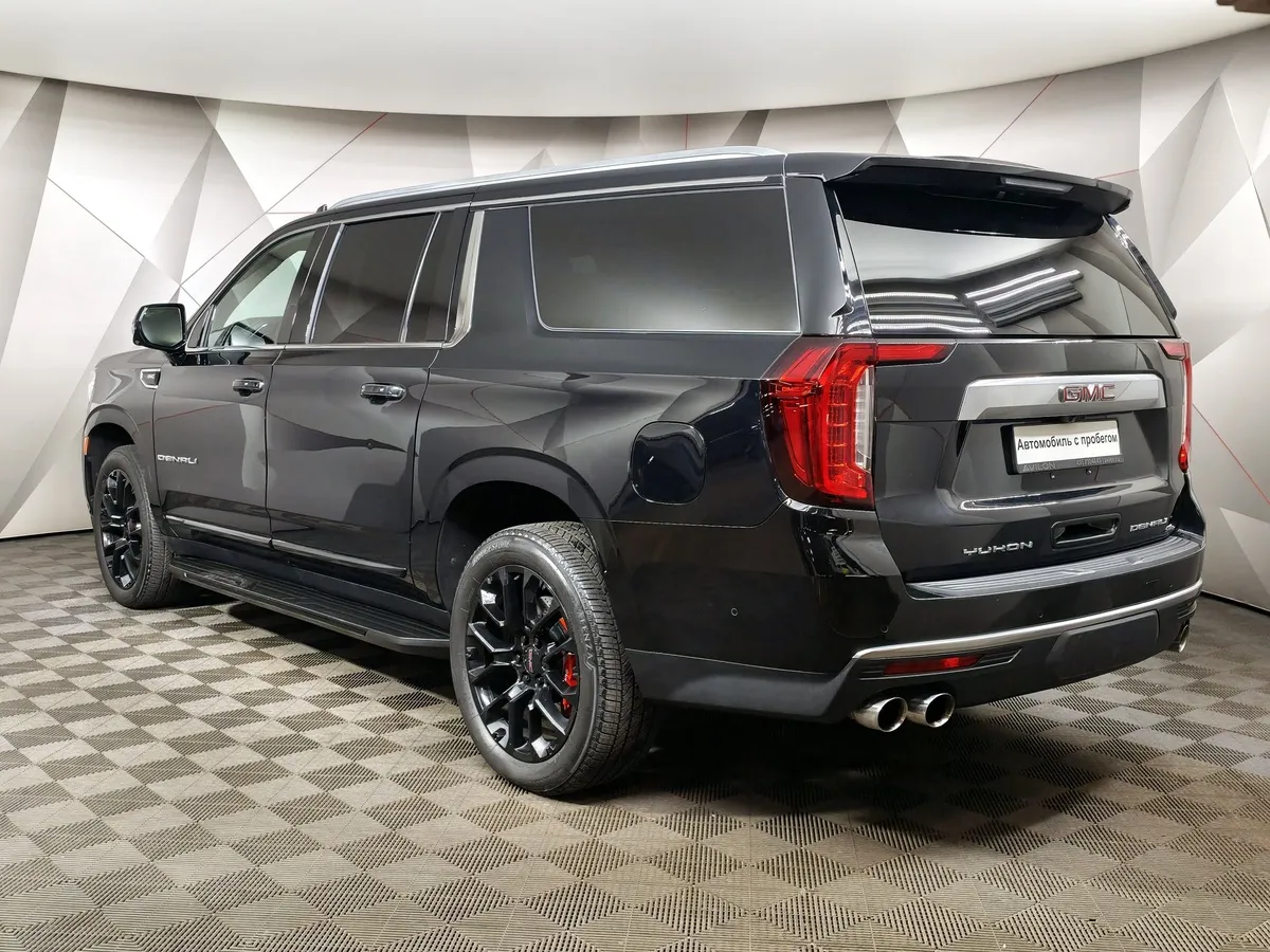 GMC Yukon 6.2 AT 4WD (426 л.с.) 7 мест Denali Ultimate Черный в АВИЛОН. Слайд №4