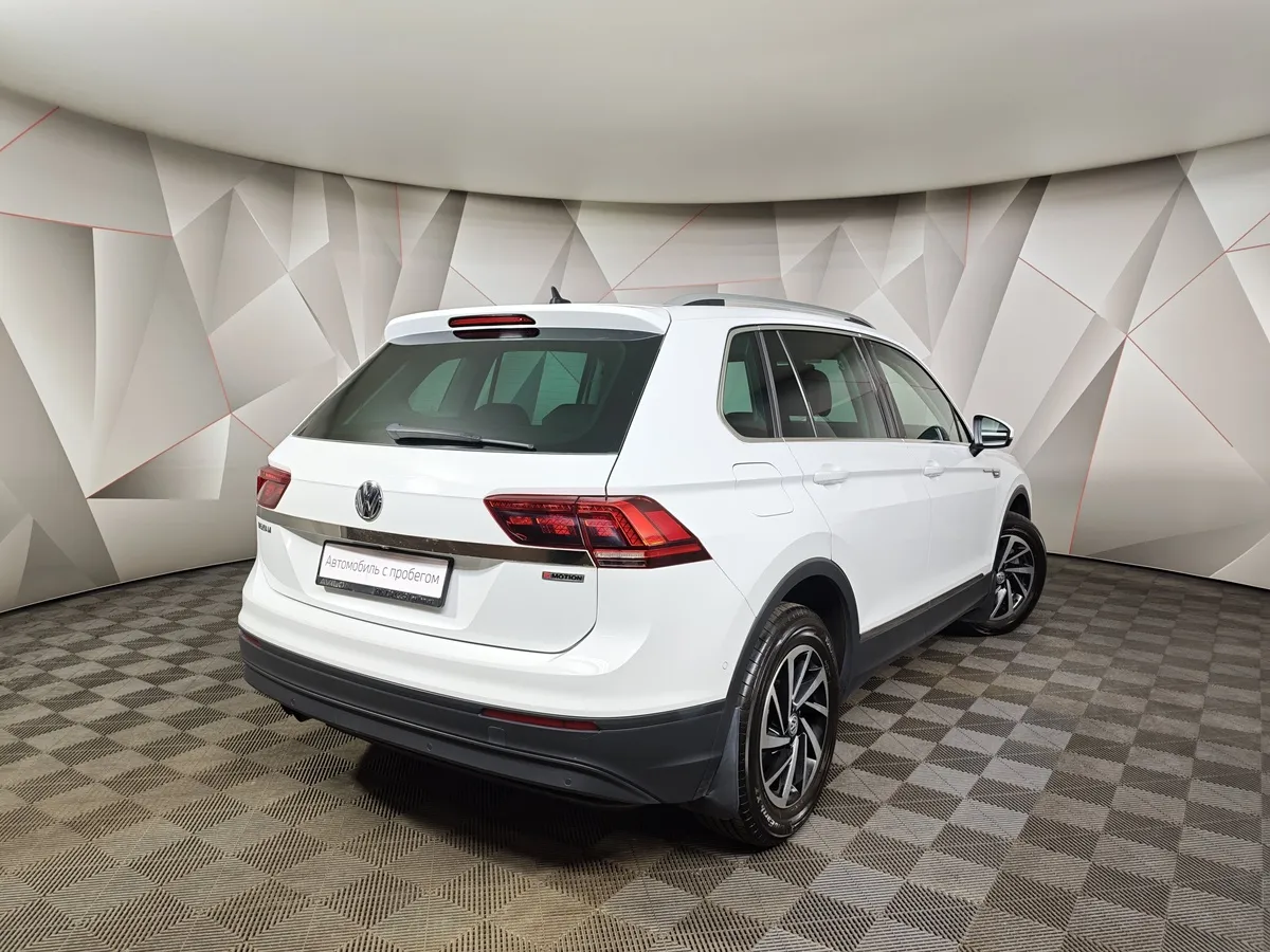 Volkswagen Tiguan 2.0 TSI 4Motion DSG (180 л.с.) OFFROAD Белый в АВИЛОН. Слайд №2