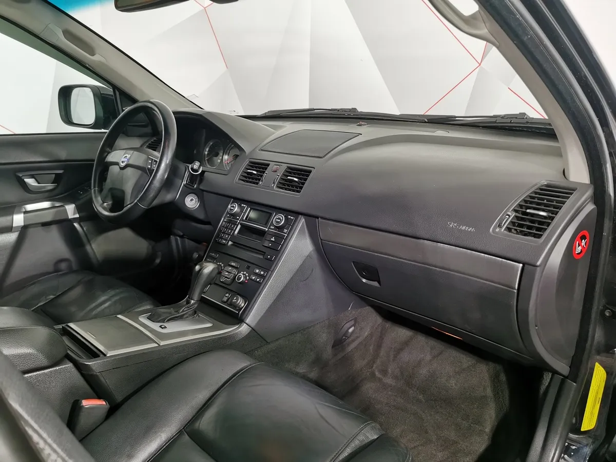 Volvo XC90 2.5 T5 Geartronic AWD (5 мест) (210 л.с.) Черный в АВИЛОН. Слайд №12