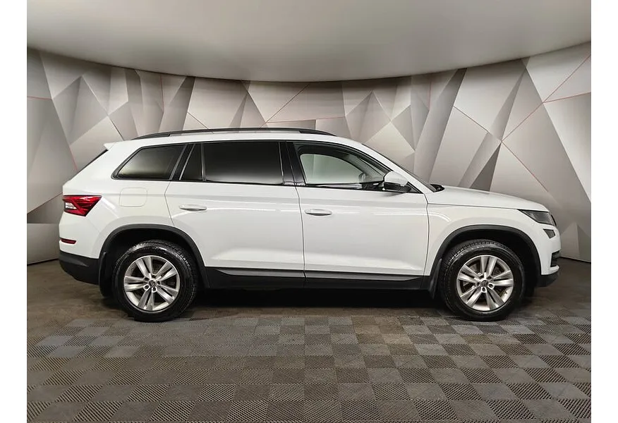 Skoda Kodiaq 1.4 TSI DSG 4X4 (150 л.с.) Белый в АВИЛОН. Слайд №6